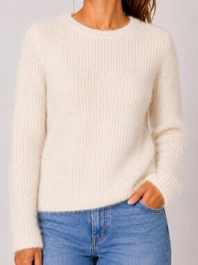 QED London sweater fuzzy off white cream women’s size M/L